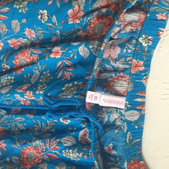 Shirt - Picture 2 of 4